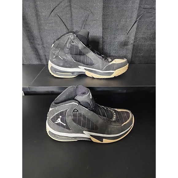 Size 9 - Nike Air Jordan Jeter Captain-Black - White 2009 Mens Sneakers RARE - Picture 4 of 8